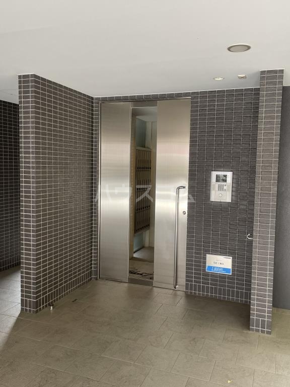 22/24 エントランス