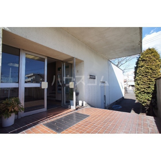 21/30 エントランス