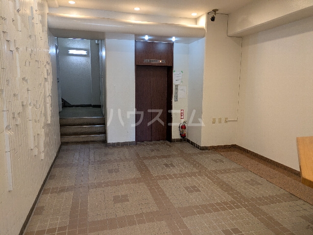 21/24 エントランス