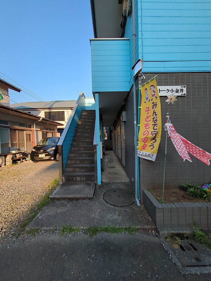 23/30 エントランス