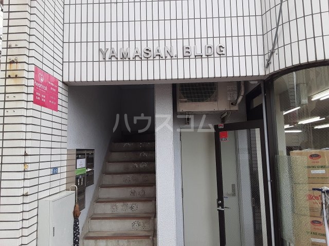 15/16 エントランス