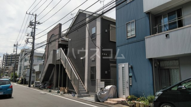 26/30 エントランス