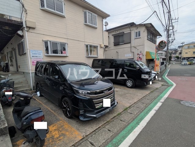 18/21 駐車場