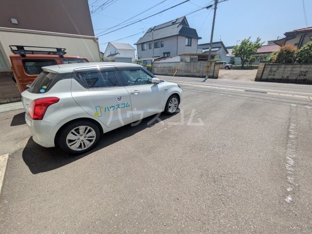 2/3 駐車場