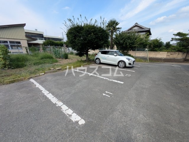 27/30 駐車場