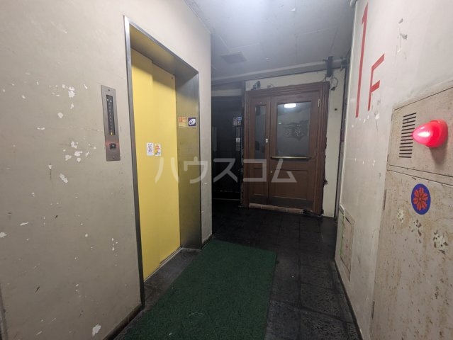 3/4 エントランス