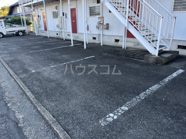 2/3 駐車場