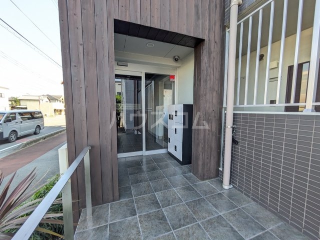 2/3 エントランス