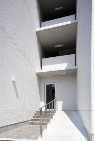 19/21 エントランス