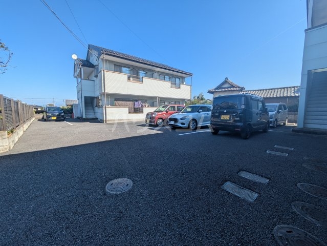 28/30 駐車場