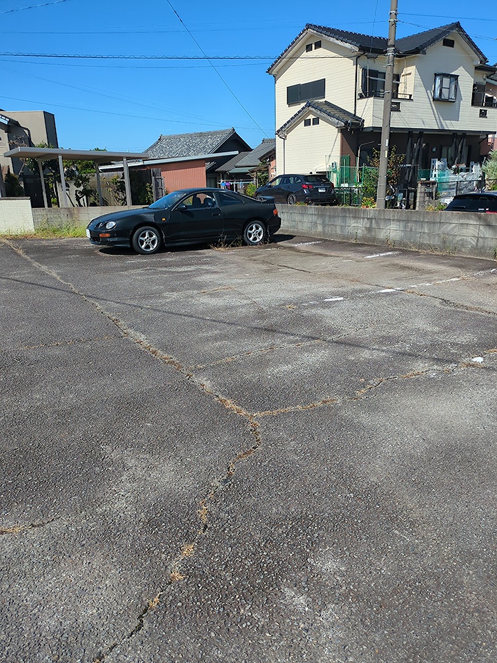 18/28 駐車場
