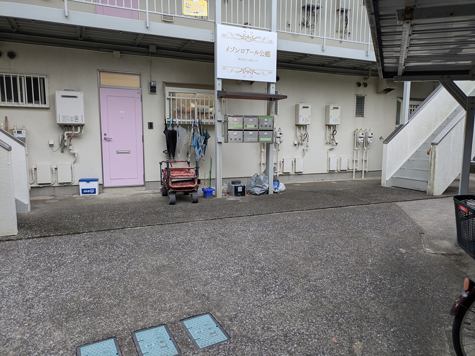 26/30 エントランス