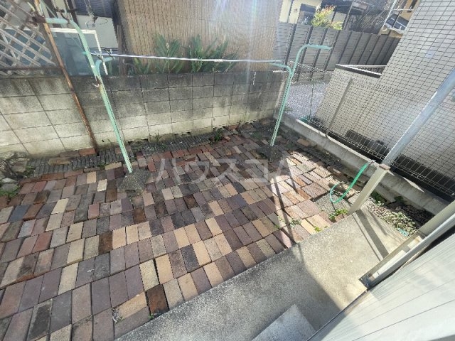 15/23 バルコニー