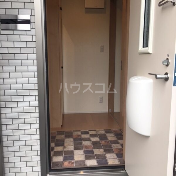 13/18 エントランス