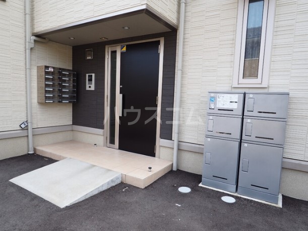 18/20 エントランス