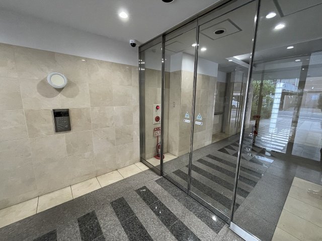 16/26 エントランス