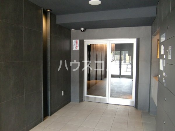 25/30 エントランス