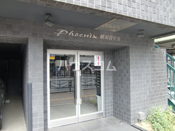 24/30 エントランス