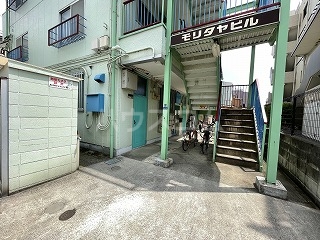 21/29 エントランス
