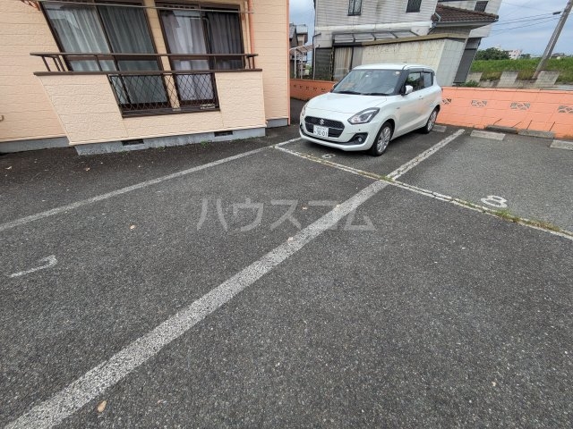 2/3 駐車場