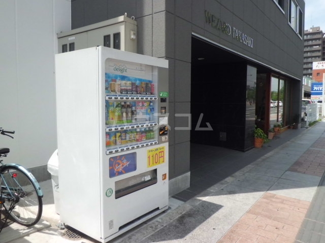 15/23 エントランス