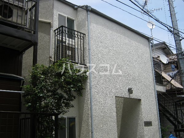 25/29 エントランス