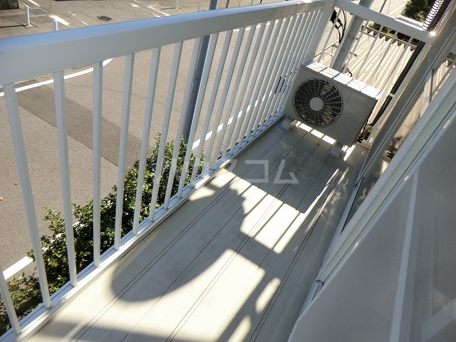 13/18 バルコニー