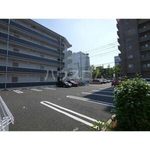 18/30 駐車場