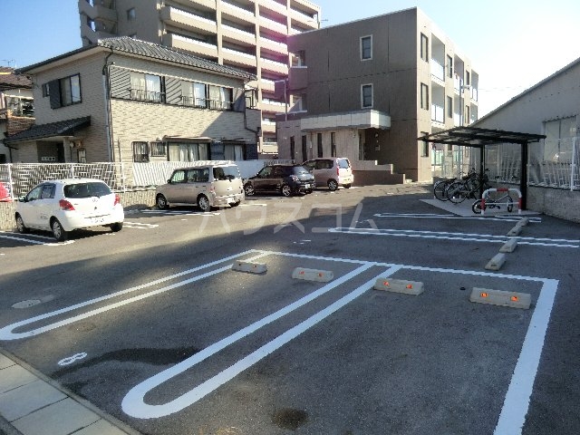 19/23 駐車場