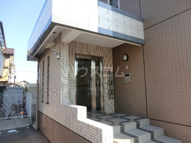 18/23 エントランス