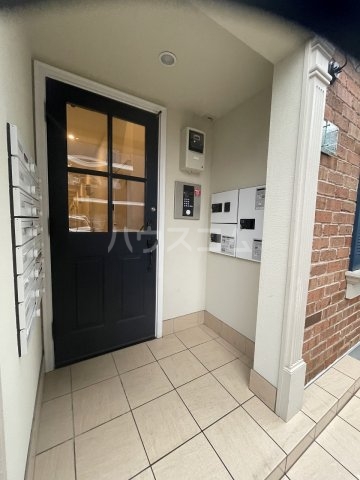 19/27 エントランス