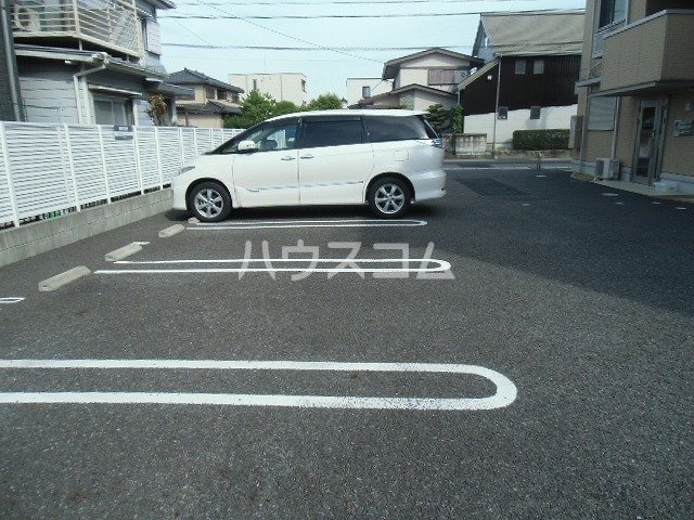 23/30 駐車場
