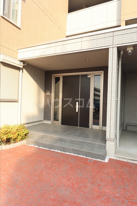 25/30 エントランス