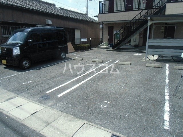 18/23 駐車場
