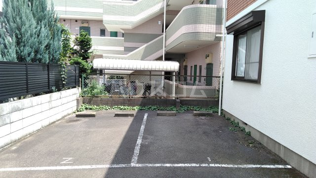 19/27 駐車場