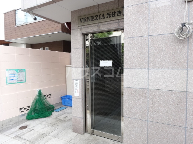 3/7 エントランス