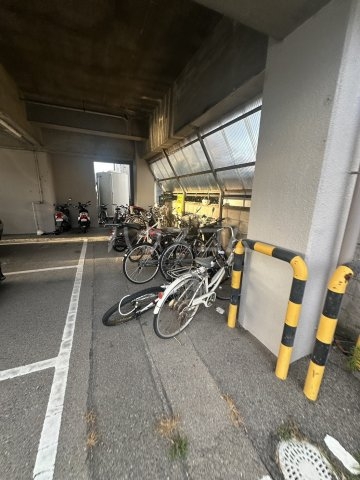 22/30 駐車場
