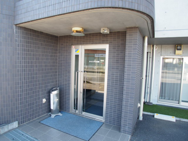 21/30 エントランス