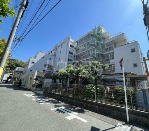 14/18 エントランス