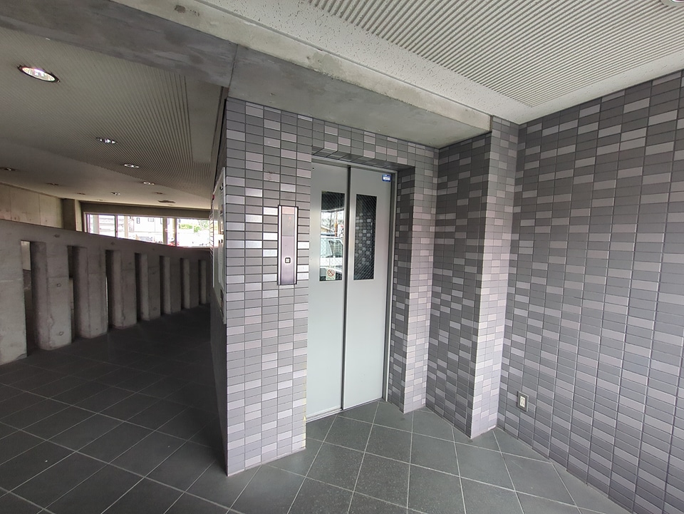 29/30 エントランス