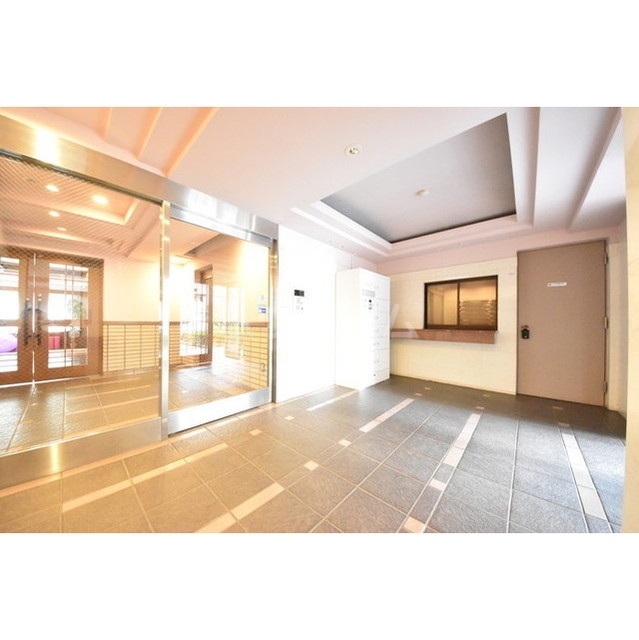 21/29 エントランス