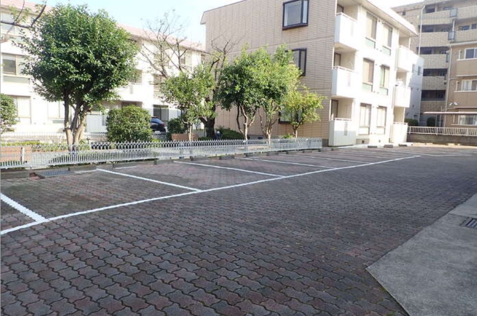 21/24 駐車場