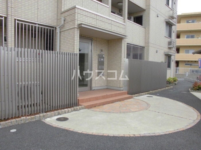 16/26 エントランス