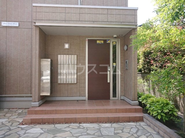 14/19 エントランス