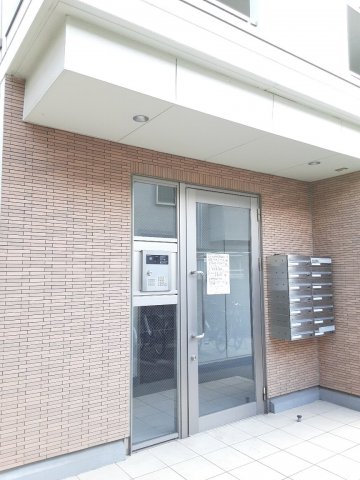 20/27 エントランス