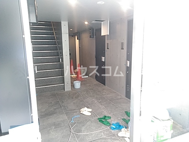 28/30 エントランス