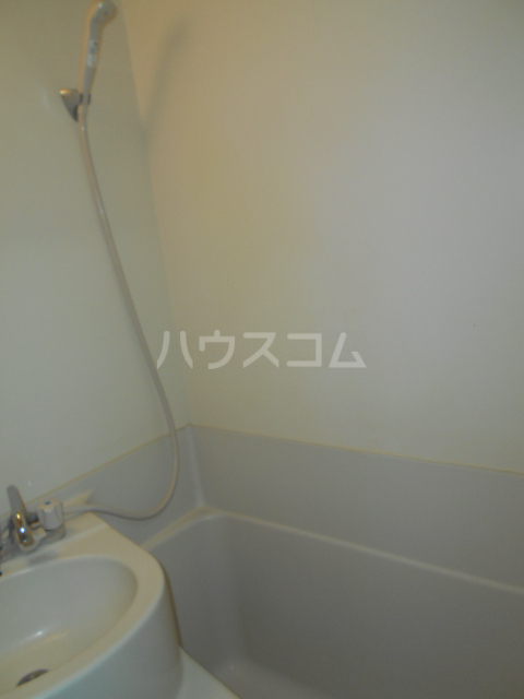 13/30 浴室