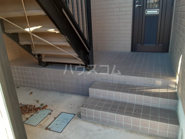 13/15 エントランス