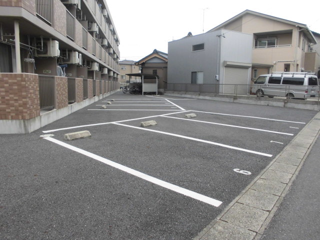 17/20 駐車場