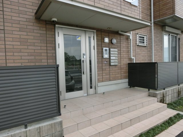 19/28 エントランス